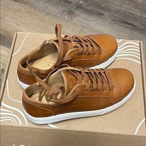 Tan Leather Women’s Sneakers LIKE NEW

Genuine leather Sneakers
